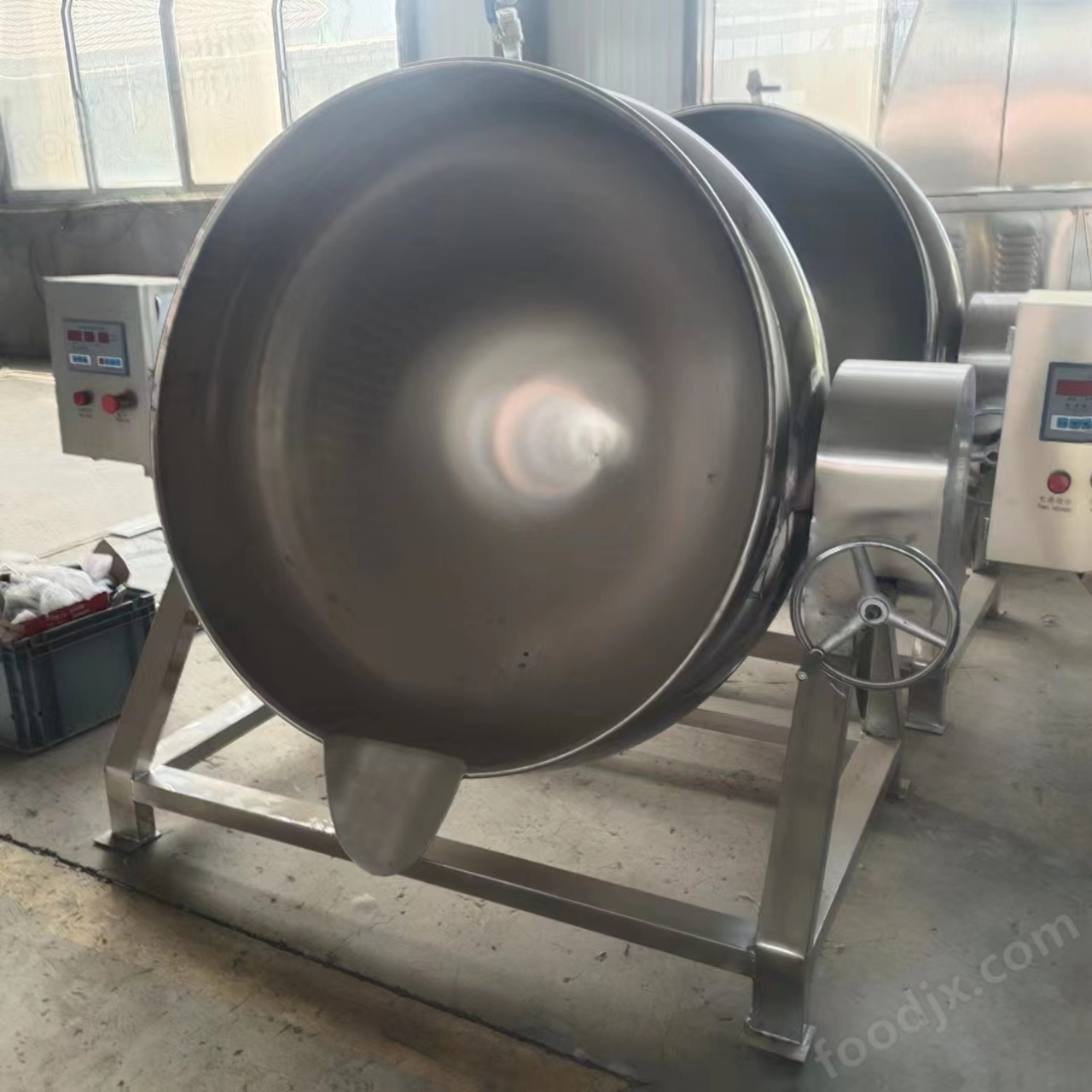 可傾式蒸汽夾層鍋小型梨罐頭熬煮鍋